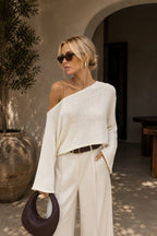 Low Shoulder Slim Knitwear Blouse | White