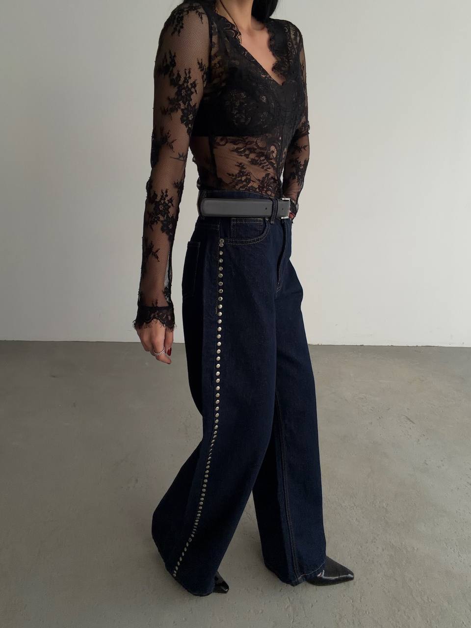 High-Waisted Stud Jeans