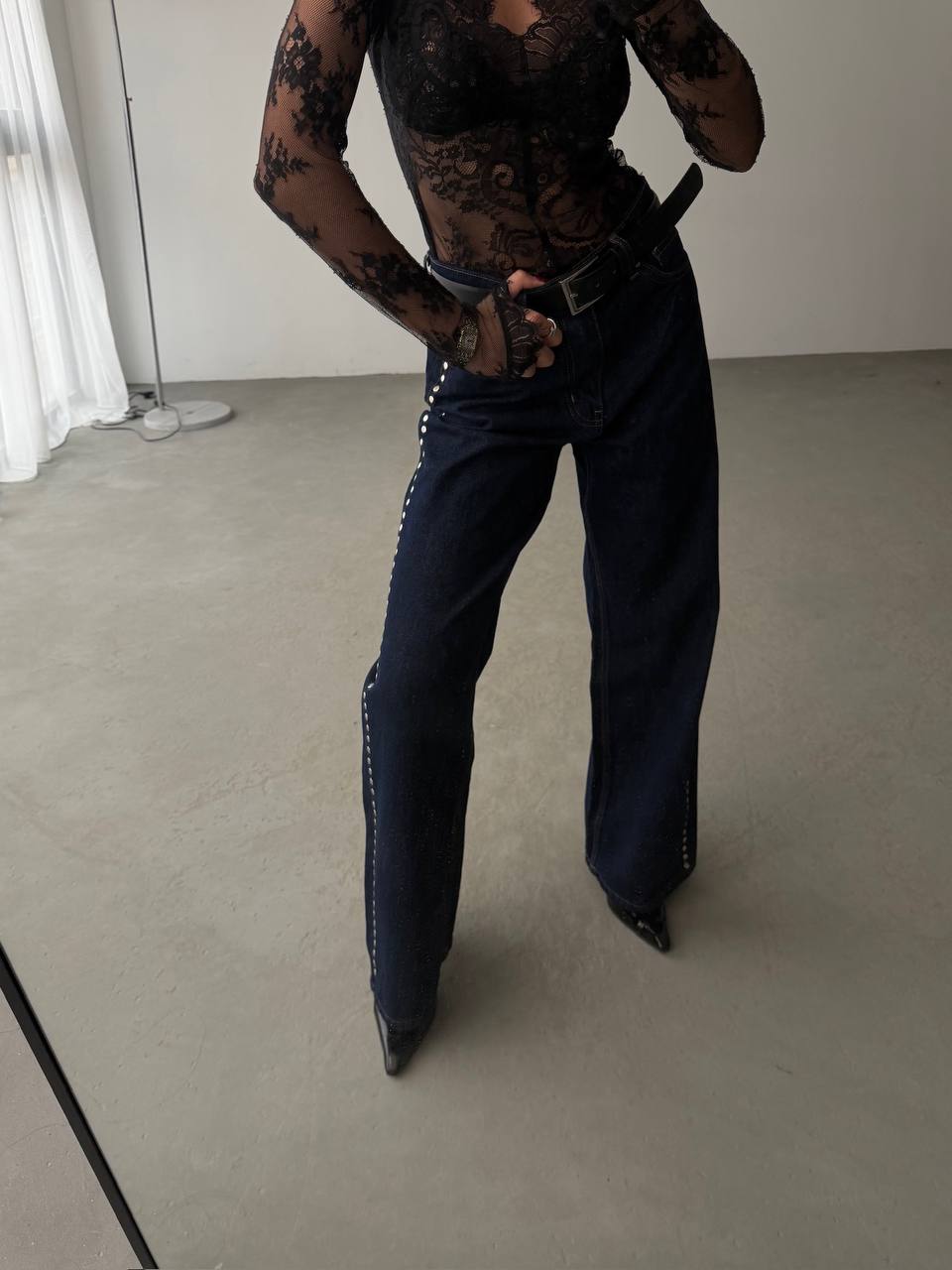 High-Waisted Stud Jeans